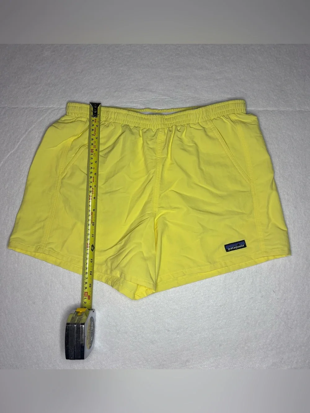 Patagonia Womans Bright Yellow 4 inch Elastic-Waist Shorts Size Medium